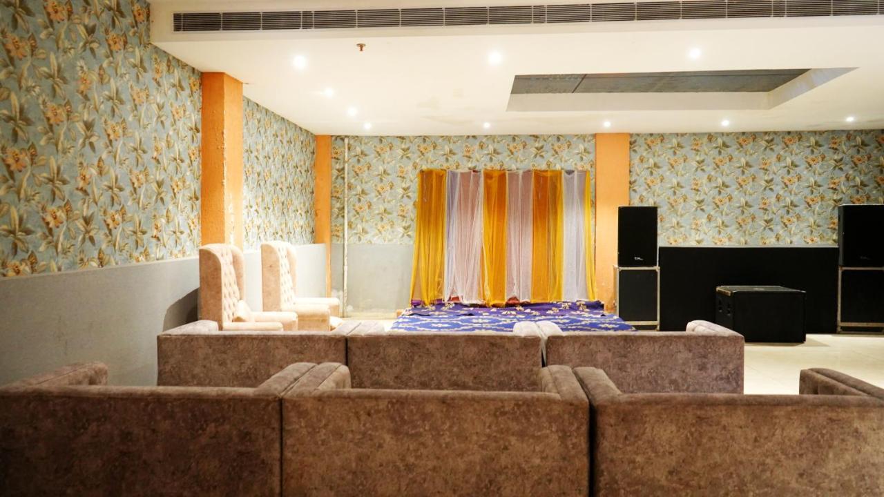 Aa Hotels & Resorts Zirakpur Eksteriør billede