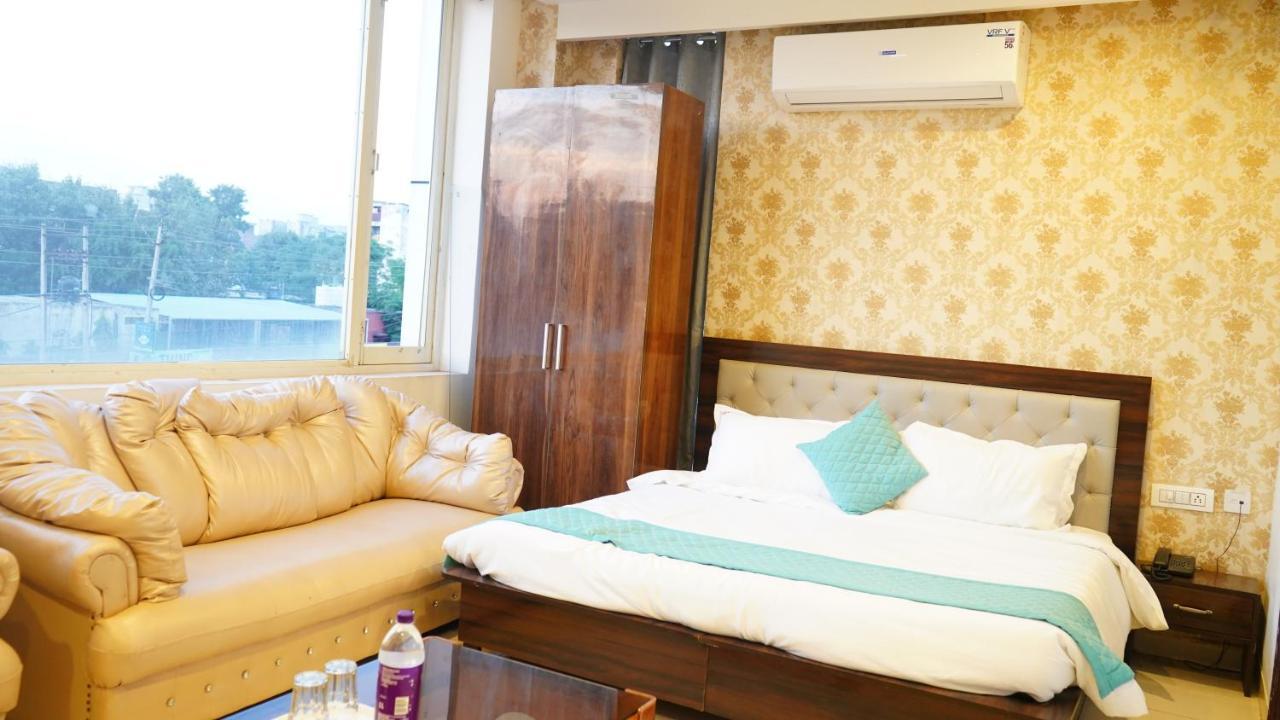 Aa Hotels & Resorts Zirakpur Eksteriør billede